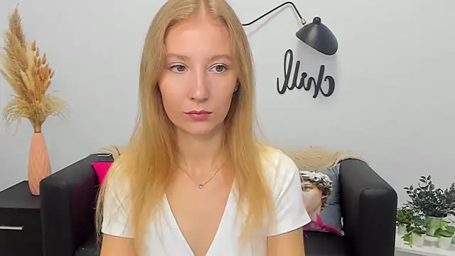 LolaWilsons online show from September 19, 2025, 6:17 am