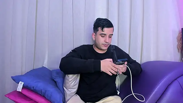 SlimLoves online show from February 7, 2026, 7:38 am