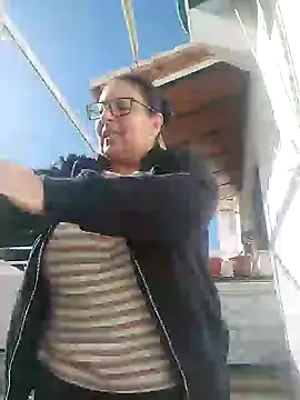 Snapshot of Anais-Te-La-Como chatting on February 5, 2025, 1:22 pm Anais-Te-La-Como online show from February 5, 2025, 1:22 pm
