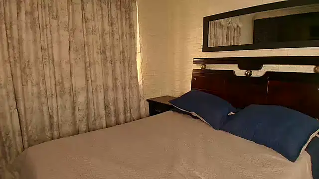 Snapshot of Susana_hank2 chatting on September 30, 2025, 7:31 pm Susana hank2 online show from September 30, 2025, 7:31 pm