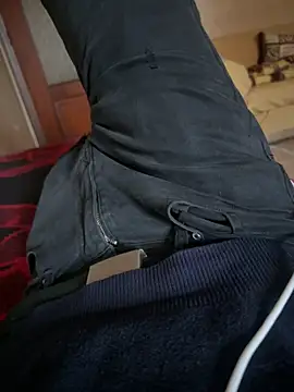 Snapshot of bigboy30X chatting on April 15, 2026, 2:43 pm bigboy30X online show from April 15, 2026, 2:43 pm