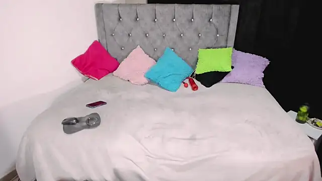 Snapshot of valenthottie chatting on March 23, 2025, 2:48 am valenthottie online show from March 23, 2025, 2:48 am