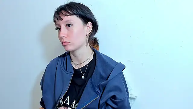 lizzy davis 1 online show from April 3, 2026, 3:46 am