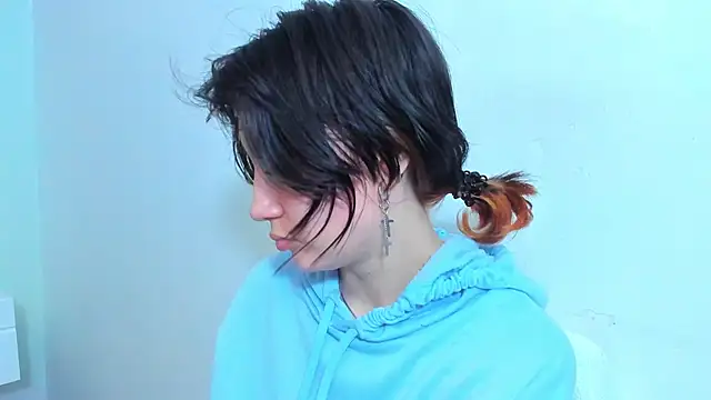 lizzy davis 1 online show from March 8, 2026, 3:43 am