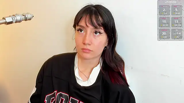 lizzy davis 1 online show from November 1, 2025, 3:57 am