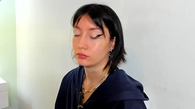 lizzy davis 1 online show from May 13, 2026, 4:08 am