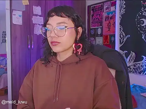 melissahowl online show from November 12, 2025, 12:37 am