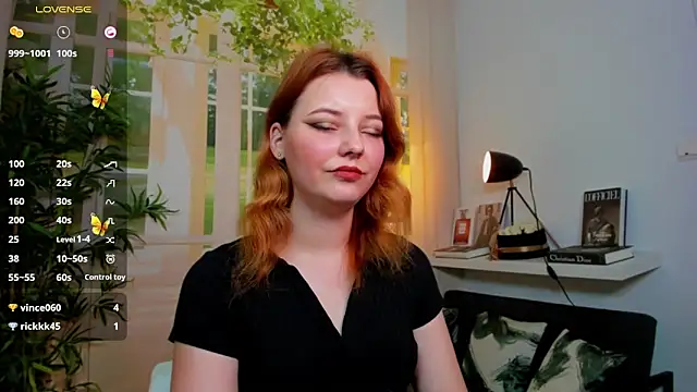 pretty little thing online show from November 9, 2025, 4:00 pm