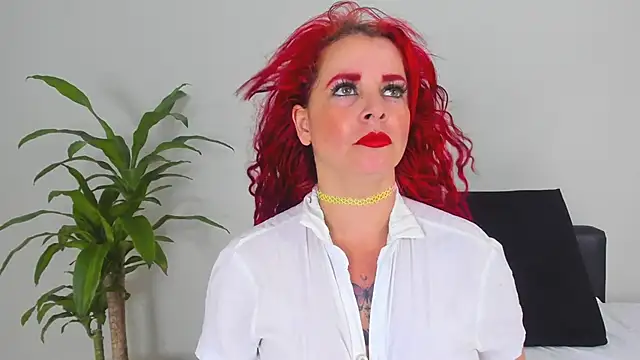 HannaBrave online show from December 18, 2025, 7:29 pm