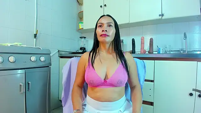 MaduraLuciana online show from October 23, 2025, 10:58 am