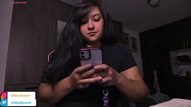 Steph moon  online show from September 14, 2025, 4:35 am