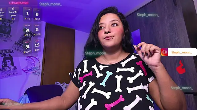 Steph moon  online show from December 10, 2024, 11:08 pm