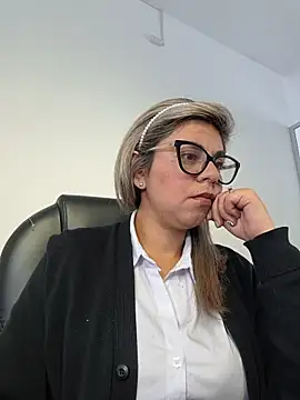 Cata Office-12 online show from November 25, 2025, 8:20 pm