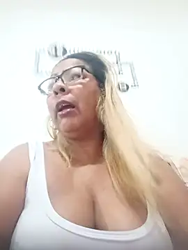 Afroditabichota online show from November 26, 2025, 11:38 pm