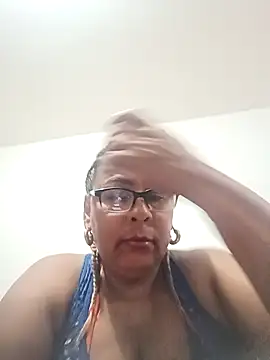 Afroditabichota online show from October 27, 2025, 11:27 pm