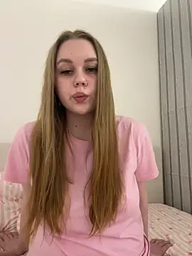 Marylallka5 online show from May 4, 2026, 12:52 pm