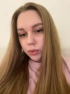 Marylallka5 online show from May 13, 2026, 2:24 pm