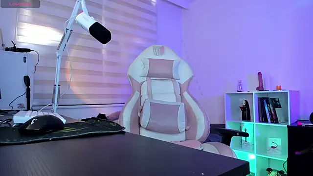 Snapshot of Gaby_Miller22 chatting on September 25, 2025, 4:13 pm Gaby Miller22 online show from September 25, 2025, 4:13 pm