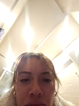 Snapshot of valery_mora chatting on February 26, 2025, 1:11 pm valery mora online show from February 26, 2025, 1:11 pm