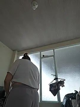 Snapshot of valery_mora chatting on February 17, 2026, 5:54 pm valery mora online show from February 17, 2026, 5:54 pm