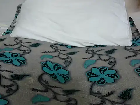 Sexxieshanty online show from May 4, 2026, 8:17 am