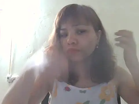Angela-Eira online show from May 28, 2026, 6:36 pm