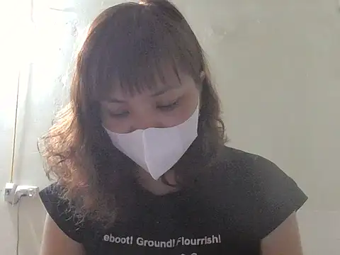 Angela-Eira online show from May 11, 2026, 6:16 pm