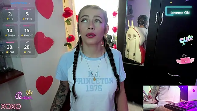 sweetlittlelisa online show from March 11, 2026, 8:47 pm