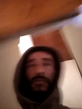 weedmanhot28 online show from December 21, 2025, 1:35 pm