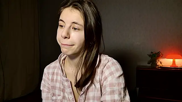 Snapshot of MazzyDoll chatting on March 4, 2026, 4:31 am MazzyDoll online show from March 4, 2026, 4:31 am