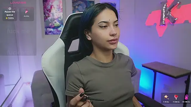 KayraOwen online show from November 25, 2025, 12:05 pm