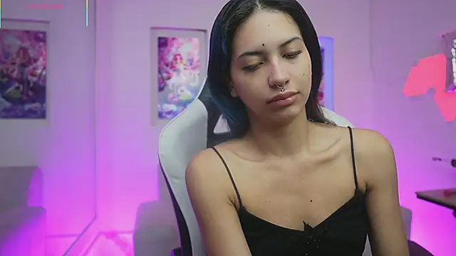 KayraOwen online show from November 21, 2025, 12:04 pm