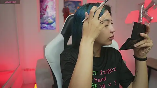 KayraOwen online show from October 28, 2025, 11:53 am