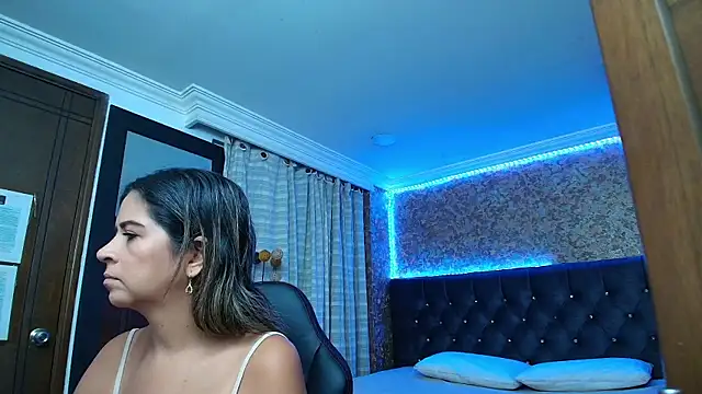 Snapshot of stella_xue chatting on October 17, 2025, 9:27 pm stella xue online show from October 17, 2025, 9:27 pm