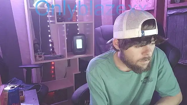 Snapshot of OnlyBlazexx chatting on January 17, 2026, 3:32 am OnlyBlazexx online show from January 17, 2026, 3:32 am