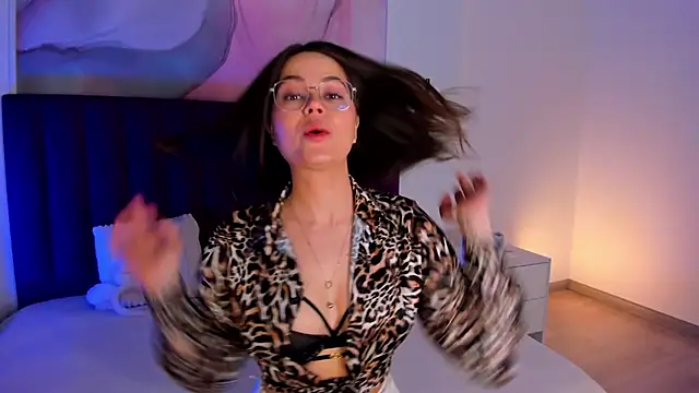 Snapshot of Kelly_Cuutie chatting on April 4, 2026, 1:45 am Kelly Cuutie online show from April 4, 2026, 1:45 am