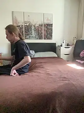 Snapshot of Dudetime chatting on October 29, 2025, 12:37 pm Dudetime online show from October 29, 2025, 12:37 pm