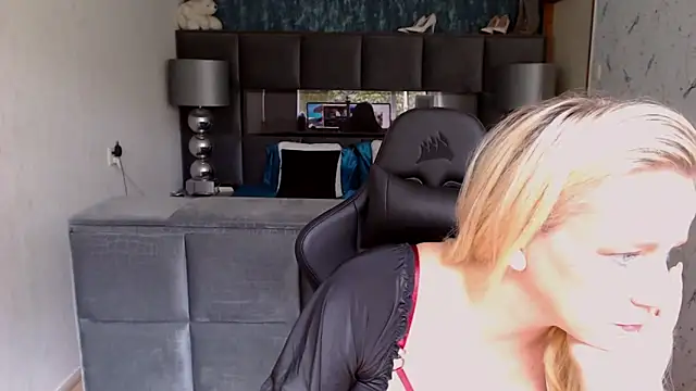 Wendysexyx online show from September 21, 2025, 8:19 am