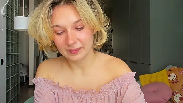 Lilith lutherlow online show from February 1, 2026, 11:08 am