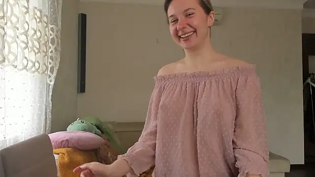 Lilith lutherlow online show from May 24, 2026, 10:04 am