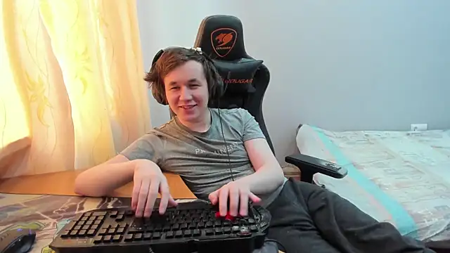 iliaskrislove online show from March 21, 2026, 7:42 am