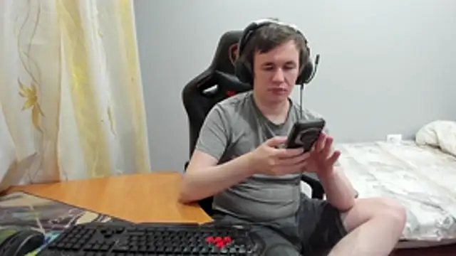 iliaskrislove online show from February 10, 2026, 4:17 pm