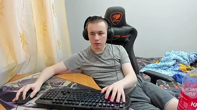 iliaskrislove online show from October 18, 2025, 4:47 am