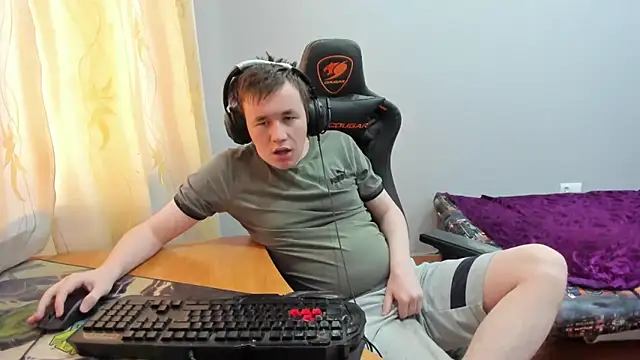 iliaskrislove online show from December 20, 2025, 6:38 am