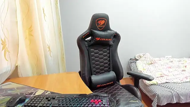 iliaskrislove online show from November 22, 2025, 7:51 am