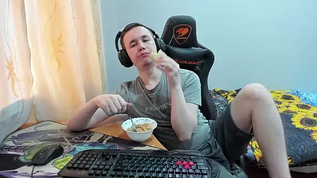 iliaskrislove online show from October 29, 2025, 10:58 am