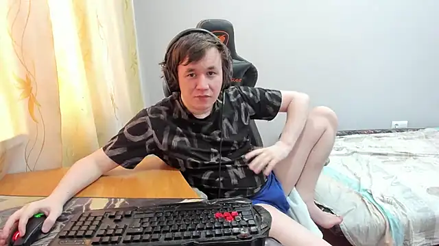 iliaskrislove online show from April 2, 2026, 3:02 am