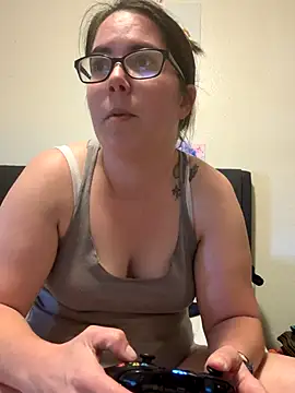 Snapshot of FreakNastyLacie chatting on October 1, 2025, 8:35 pm FreakNastyLacie online show from October 1, 2025, 8:35 pm