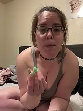 Snapshot of FreakNastyLacie chatting on March 4, 2025, 1:23 am FreakNastyLacie online show from March 4, 2025, 1:23 am