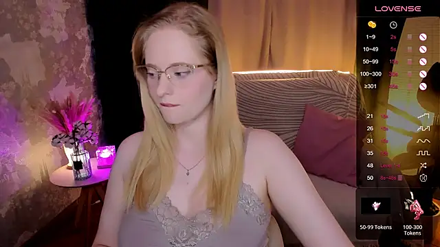 Aemilia  online show from October 5, 2025, 6:15 am